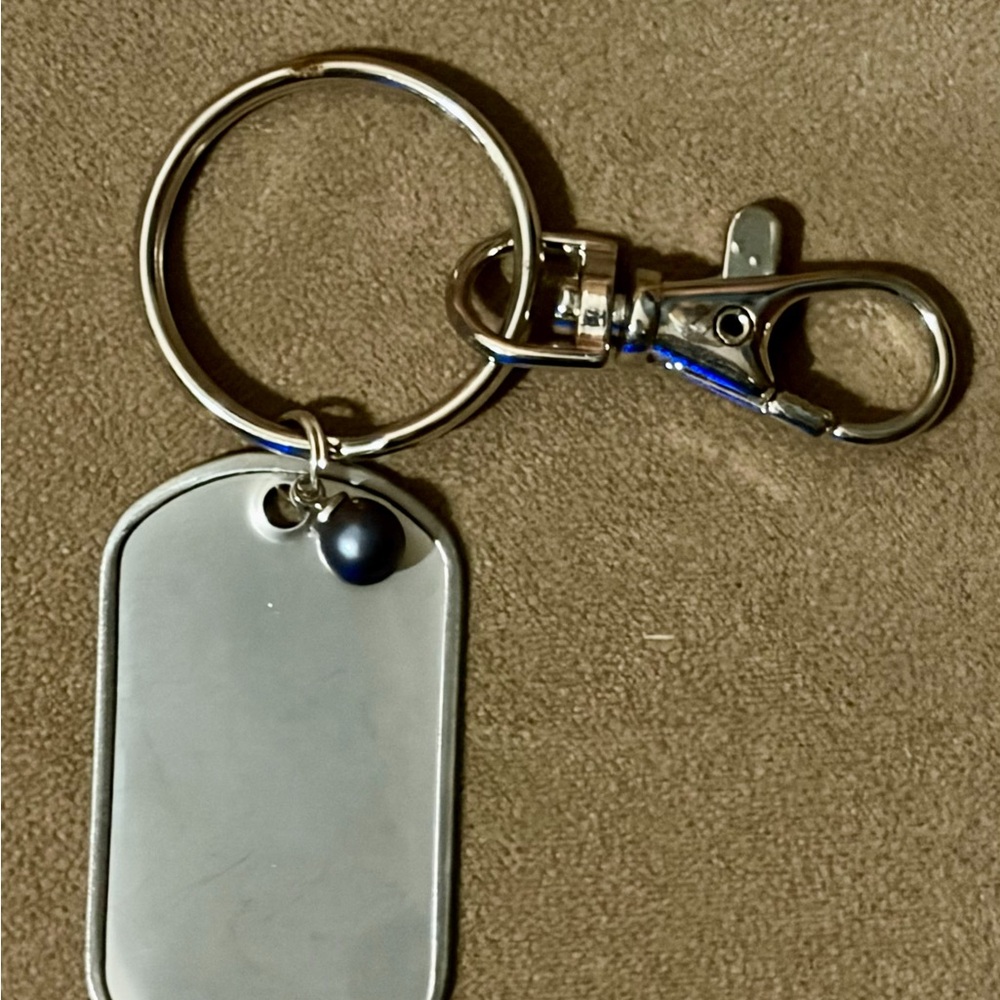 Vantel Pearls Silver Keychain with 7.5 mm Blue Pearl.